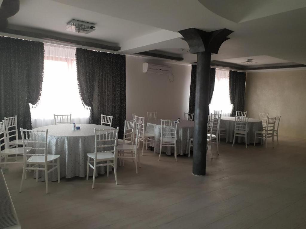La Zinculescu Hotel Albestii Paminteni Ngoại thất bức ảnh
