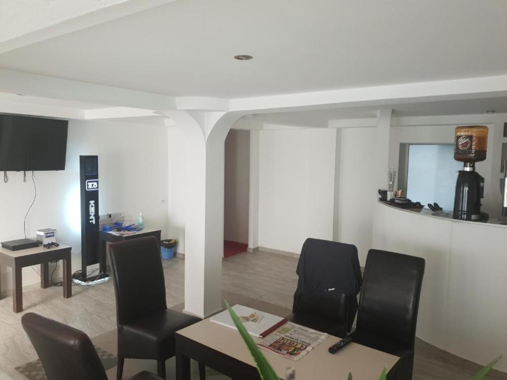 La Zinculescu Hotel Albestii Paminteni Ngoại thất bức ảnh